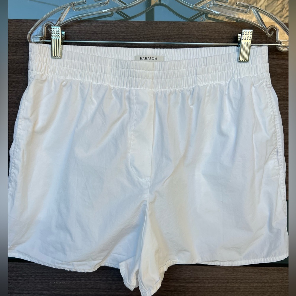 White BABATON Women's Shorts from Aritzia Size M - Picture 2 of 5